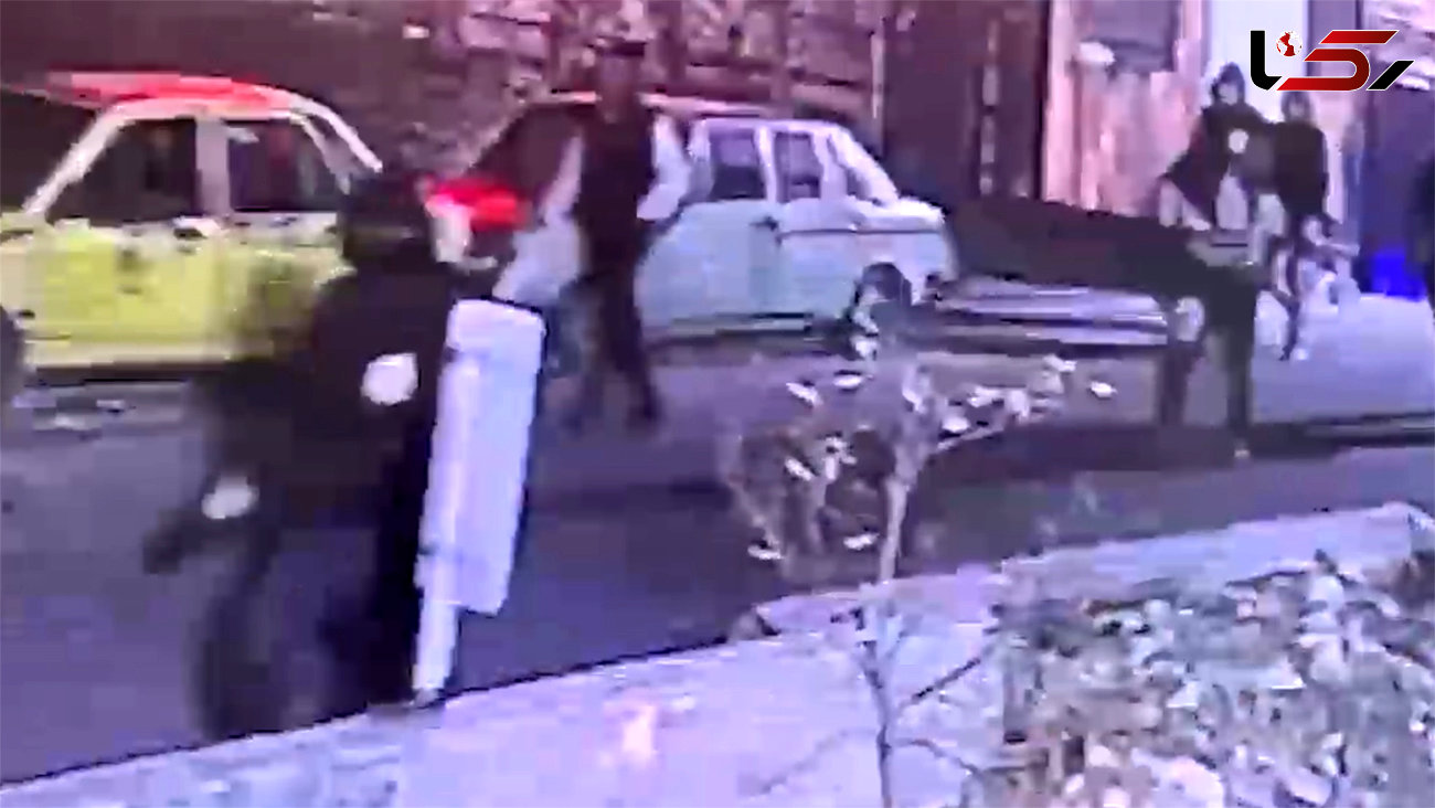 فیلم حمله 10 شرور مسلح به پارکینگ نیایش / ماشین های لاکچری را پوکاندند + فیلم گفتگو 