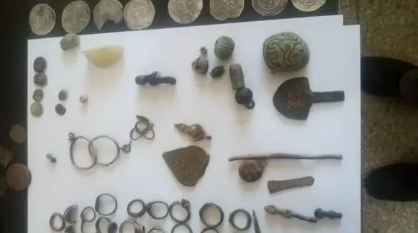 گنج نفیس ساسانی در دستان 2 جوینده گنج نرماشیر