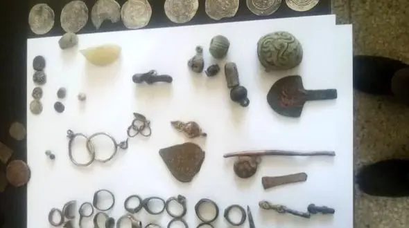 گنج نفیس ساسانی در دستان 2 جوینده گنج نرماشیر