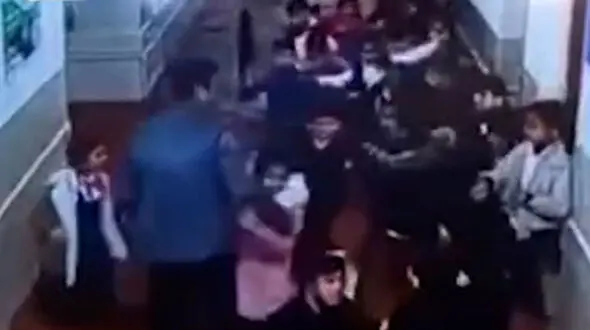 فیلم لحظه وقوع سیلاب در مدرسه چمچمال