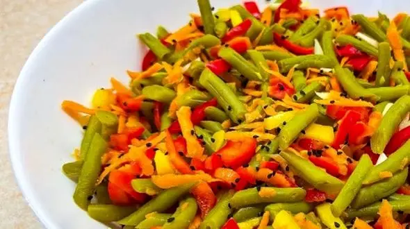 چگونه ترشی لوبیا سبز ساده و خوشمزه درست کنیم؟ / فیلم