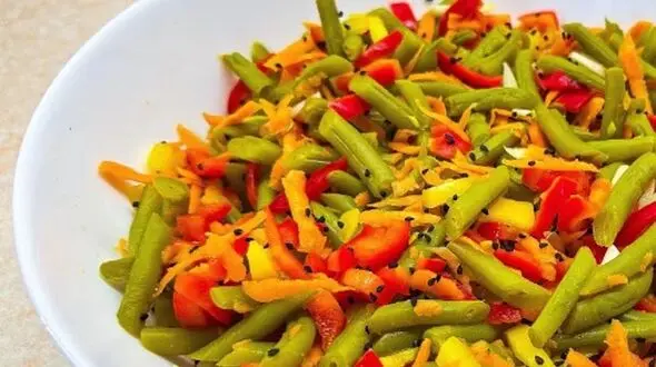 چگونه ترشی لوبیا سبز ساده و خوشمزه درست کنیم؟ / فیلم