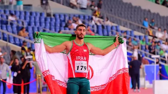 مسعود کامران عضو حاشیه ساز تیم ملی دوومیدانی حاضر در کره کیست؟ / همه سوابق ورزشکار دو ۱۱۰ متر با مانع ایران