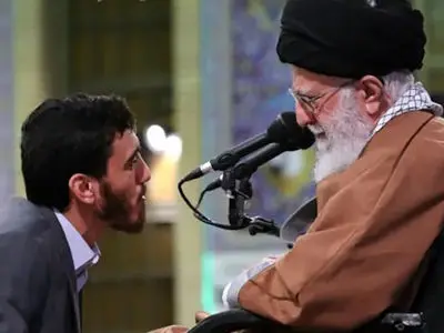 فیلم / اشک و  احساس مهدی رسولی در حضور رهبری انقلاب / آقا جان مادرتون شما بغض نکنید