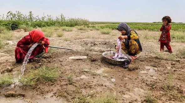 آب رفتن سفره زنان کشاورز سیستان و بلوچستان/ مهاجرت؛ ثمره بی توجهی دولت به وضعیت معیشت
