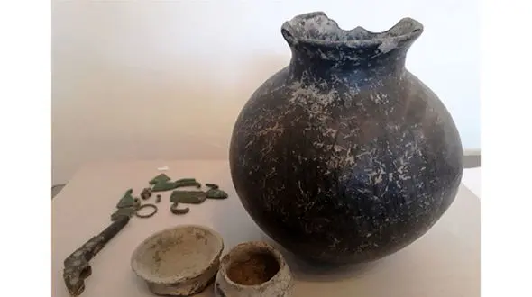 کوزه هزاره اول پیش از میلاد در بویراحمد کشف شد