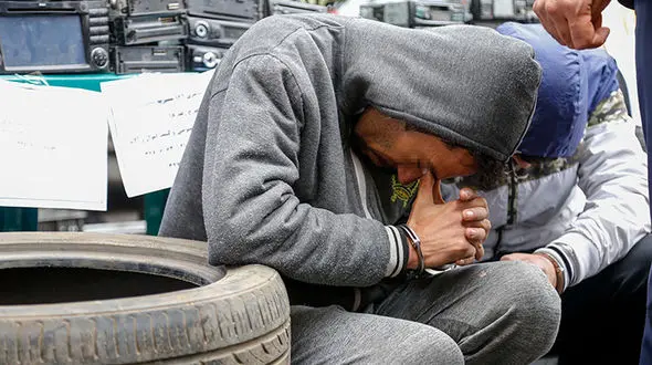 غافلگیری تبهکار کرج که 101 بار یک جرم را مرتکب شده است
