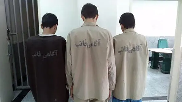 بازداشت 3 جوان بیسیم به دست و مسلح که دزد موتور بودند / در نقش پلیس جولان می دادند