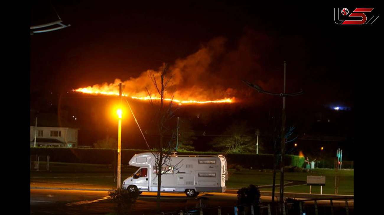 آتش‌سوزی وسیع در یک دشت در شمال غرب انگلیس+ تصاویر
