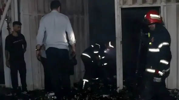 مهار آتش‌سوزی مهیب در سوله اسپری گاز فندک بابل