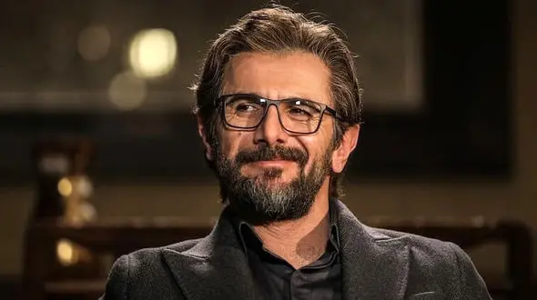  عکس جشن تولد همسر امین حیایی در آغوش پسرش