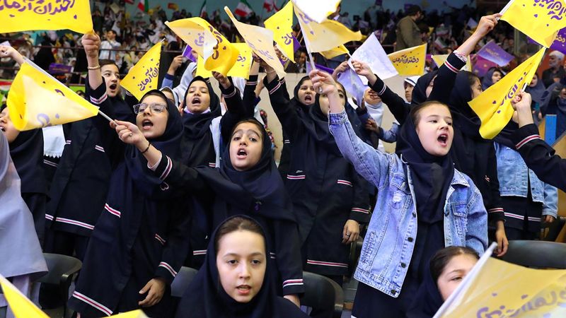 آیت الله سید ابراهیم رئیسی صبح امروز چهارشنبه در آیین گرامیداشت روز دختر و « جشن دختران آرمانی » که در مجموعه 12 هزار نفری آزادی برگزار شد