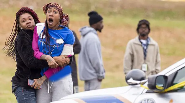 تیراندازی مرگبار در زمین فوتبال + فیلم و عکس