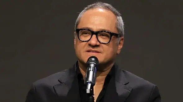 رامبد جوان در ۵۴سالگی؛ وقتی انرژی از لباس‌ها فوران می‌کند + سوالات متداول