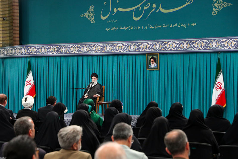 دیدار نمایندگان مجلس شورای اسلامی با رهبر انقلاب حضرت آیت الله خامنه ای -چهارشنبه ۲۱ خرداد ۱۴۰۴
