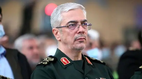 عکس /  سفر در زمان؛ «سرلشکر باقری، سردار سلیمانی و عزیز جعفری» در جبهه / چقدر جوان بودند