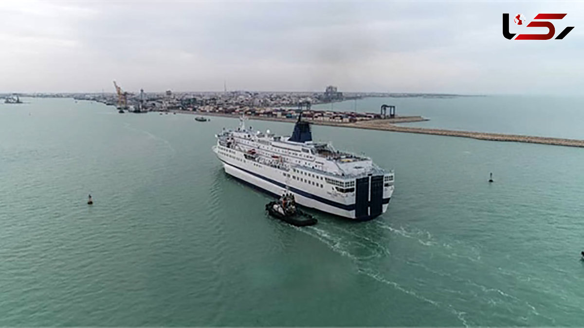 عملیات امداد پزشکی به خدمه مصدوم کشتی مسافربری " GRAND FERRY"