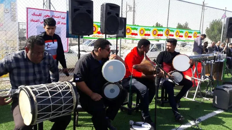 کاروان نشاط و امید انقلاب پیام شادی برای مردم روستای سرمستان بخش آبدان به ارمغان آوردند