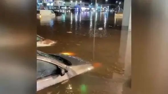 فیلم وحشتناک از سیل جده / شهر به زیر آب رفت!