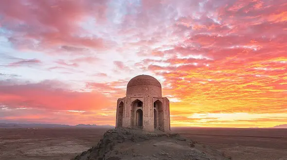 از بنای زیبا شاه فیروز تا هنر معماری ایرانی در کاشان