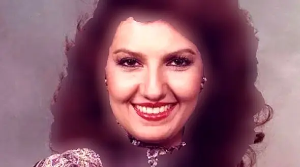 عکس با حجاب مقنعه فتانه خواننده ایرانی ! / معلومه بتازگی ایران اومده !