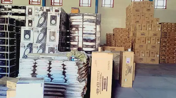 سلطان قاچاق ایران کیست ؟! / کشف کالای قاچاق به ارزش ۶۰۰۰ میلیارد تومان (۶ همت ) !