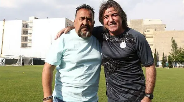 پیشکسوت پرسپولیس علیه گل محمدی/ ساپینتو عشق منه! + فیلم