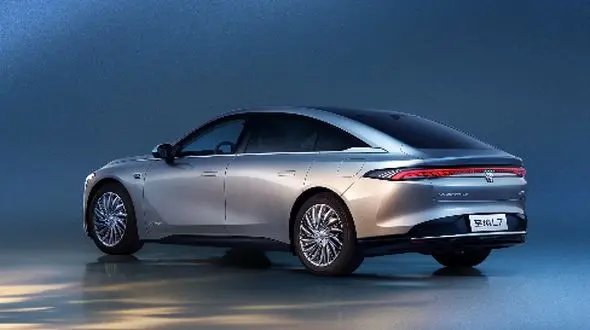 معرفی ماشین الکترا L7 با طراحی صندلی جاذبه صفر + عکس