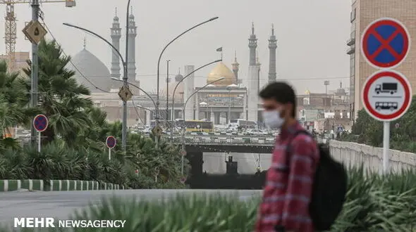 پیش‌بینی وزش باد شدید و گردوخاک در قم؛ رگبار و رعدوبرق در راه است