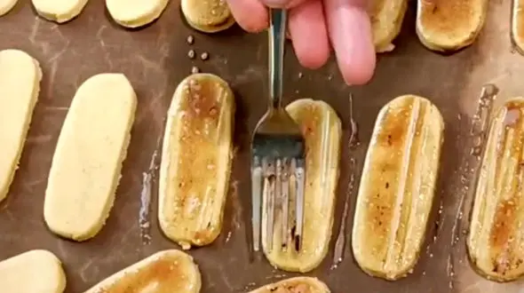 دستور پخت شیرینی عید به نام شیرینی پادرازی مشهدی + فیلم