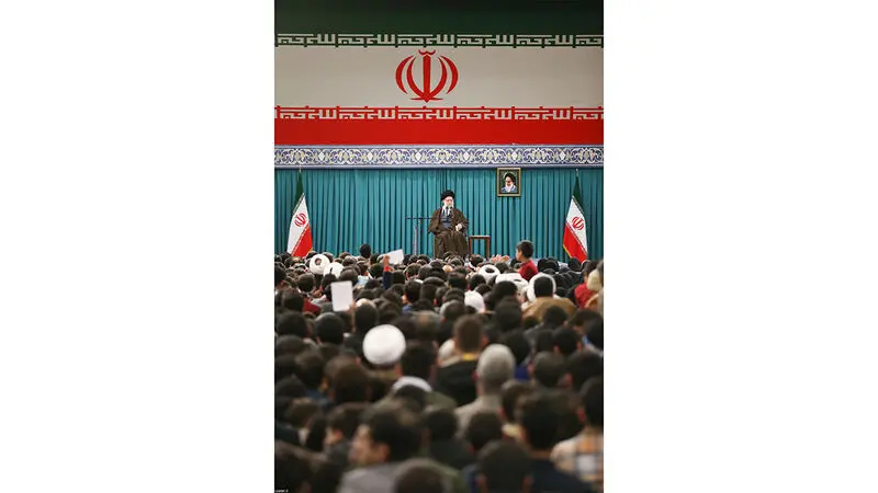 دیدار جمعی از رأی اولی‌ها و خانواده‌های شهدا با رهبر انقلاب حضرت آیت الله العظمی سید علی خامنه ای 1402/12/9
