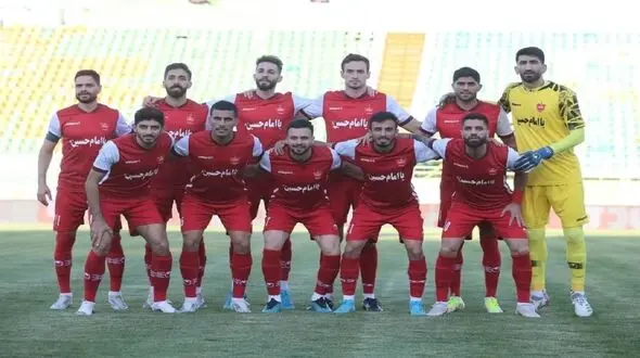 حضور بازیکن محبوب پرسپولیس مقابل فولاد در هاله‌ای از ابهام