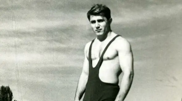 قهرمان کشتی المپیک درگذشت