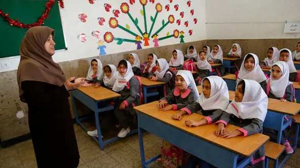 کدام دانش‌آموز سازگاری بهتری با مدرسه دارد؟