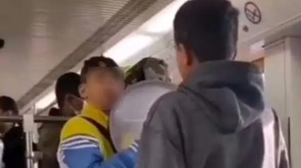 معجزه در صدای این پسر تهرانی ! + فیلم حیرت انگیز