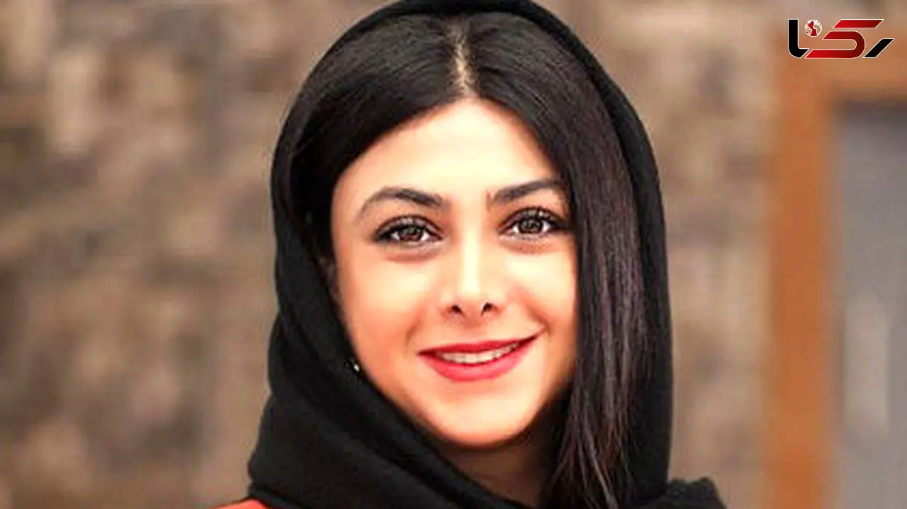 عجیب ترین انگشتر ایران در دستان آزاده صمدی ! + عکس روی میز بیلیارد !