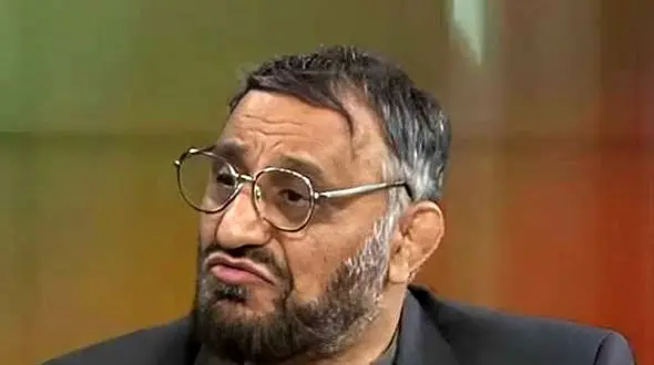 فیلم / حمله صاحب شهرت جدی میفرمایید! به عراقچی و ظریف: وقتی قیافه تو رو می‌بینم حالم بهم میخوره! آقای پزشکیان توأم خائنی!!!