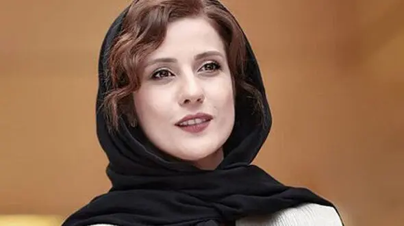شال و مانتوی حسرت برانگیز  سارا بهرامی! + عکس و بیوگرافی خانم بازیگر خوش پوش !
