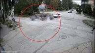 فیلم لحظه انفجار در کنار خودرو  / راننده خوشانس و همراهانش شوکه شدند