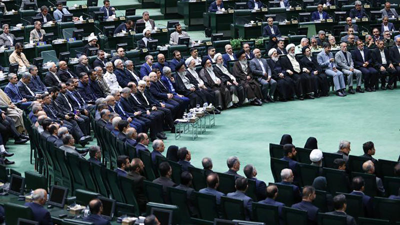 حضور مسعود پزشکیان در آیین گرامیداشت شهید جمهور و شهدای خدمت در محل مجلس شورای اسلامی	