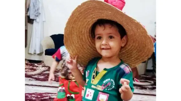 فیلم لحظه سقوط دلخراش کودک سه ساله اهوازی در کانال فاضلاب +عکس