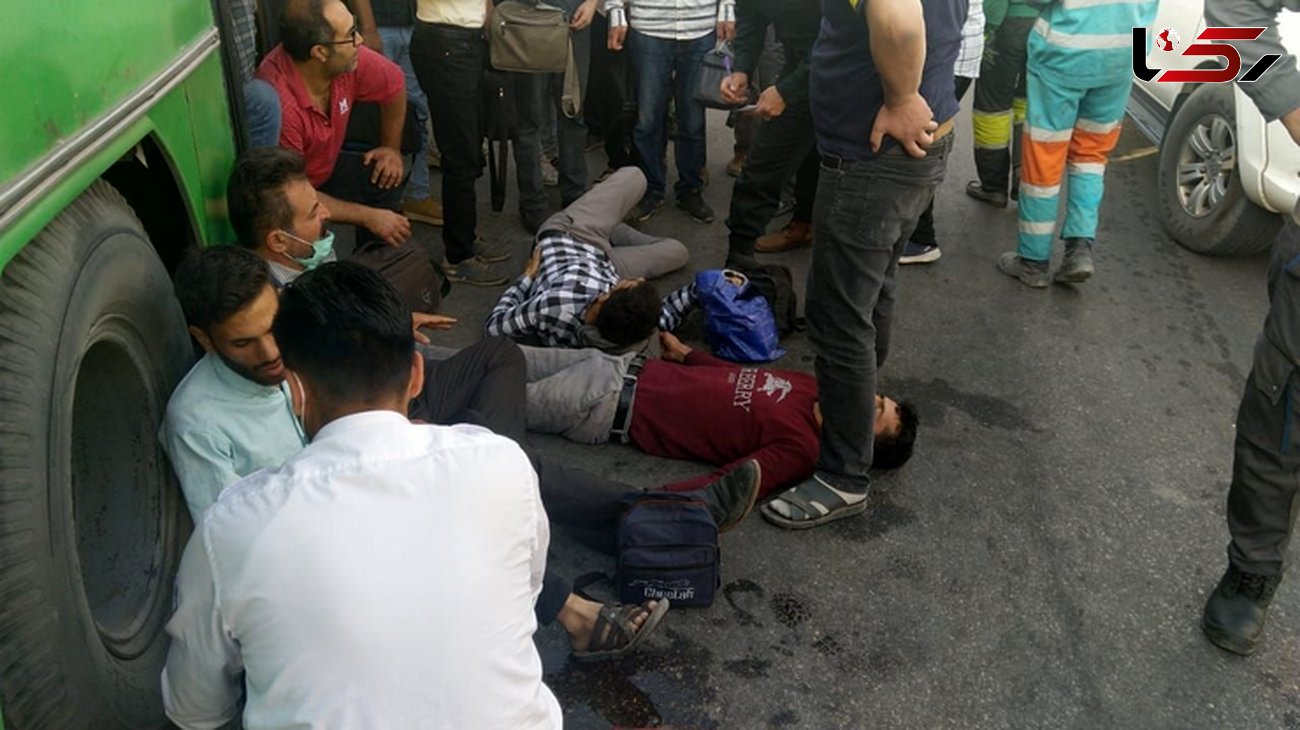 انحراف اتوبوس در میدان امام حسین(ع) مشهد/ ۱۱ نفر مصدوم و راهی بیمارستان شدند