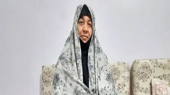 این زن ساواک را با گل خلع سلاح کرد ! + عکس