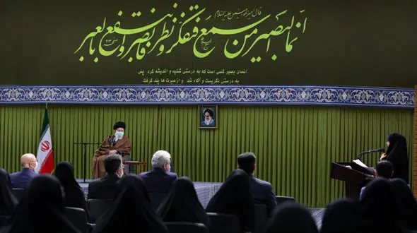 رهبر انقلاب: وضعیت خودروسازان تعریفی ندارد