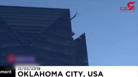 لحظه نجات کارگران شیشه پاک کن از طبقه 50 یک آسمان خراش + فیلم