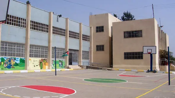 برای ثبت نام مدارس دولتی شرط معدل نداریم