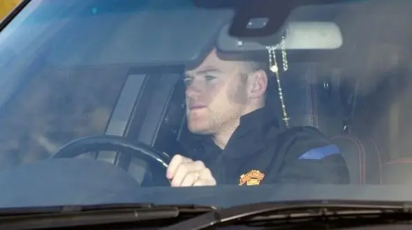 تماشای بازی بچه رونالدو توسط اسطوره منچستر/ پای شخص سومی در میان است !