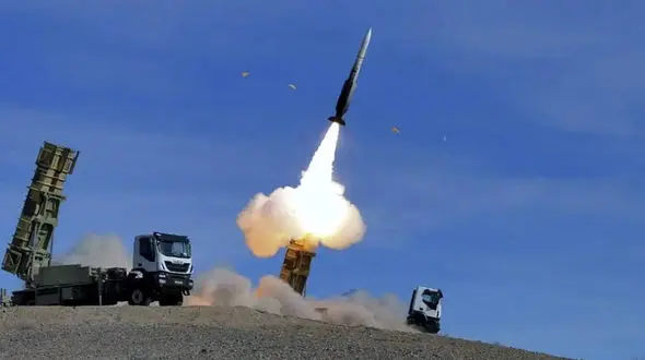 قدرتمندترین موشک‌های ایران را بشناسید/ هایپرسونیک فتاح با سرعت 17900 کیلومتر بر ساعت