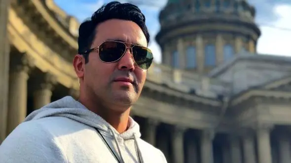 رونمایی از خواهر خانم دکتر پوریا پورسرخ / تعریف و تمجید احساسی پوریا پورسرخ از خواهر دکترش، به مناسبت روز پزشک: افتخار می کنم به وجودت...