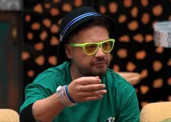 فیلم/ رخ حیرت انگیز خودرو های پرهیبت در نمایشگاه ماشین های لوکس «علی صادقی»/رنج روور، بنز